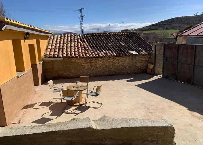 Agradable Casa Con Chimenea Y Patio Totalmente Privado